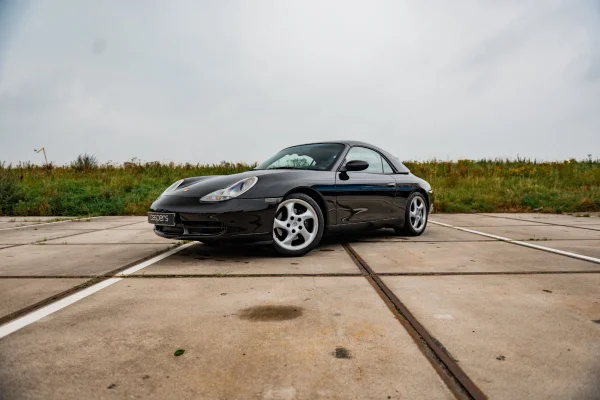 Foto 9 van fotogallerij Porsche 911 Cabrio uit 1999