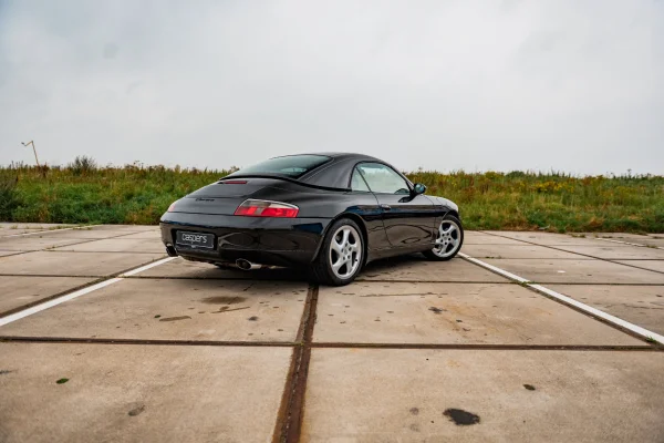 Foto 3 van fotogallerij Porsche 911 Cabrio uit 1999