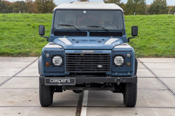Foto 4 van fotogallerij Land Rover Defender 110 uit 1997