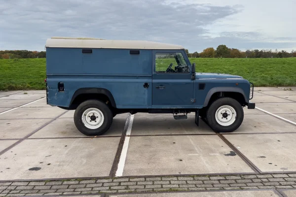 Foto 8 van fotogallerij Land Rover Defender 110 uit 1997