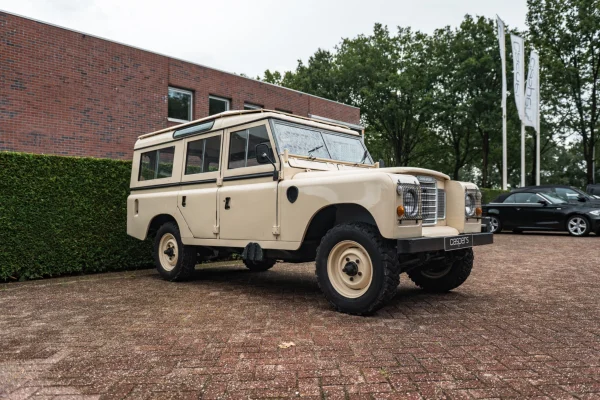 Foto 2 van fotogallerij Land Rover Series 3 uit 1987