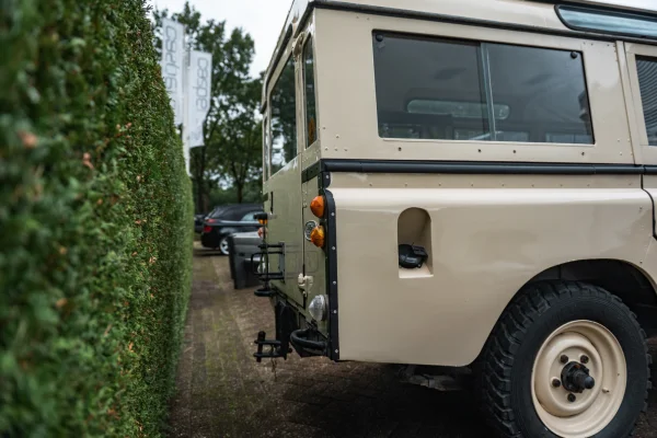 Foto 4 van fotogallerij Land Rover Series 3 uit 1987