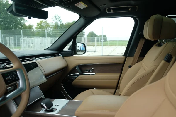 Foto 23 van fotogallerij Land Rover Range Rover P550e Autobiography PHEV uit 2025
