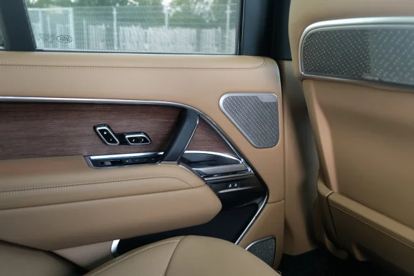 Foto 48 van fotogallerij Land Rover Range Rover P550e Autobiography PHEV uit 2025