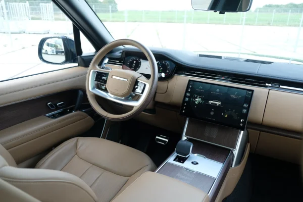 Foto 42 van fotogallerij Land Rover Range Rover P550e Autobiography PHEV uit 2025