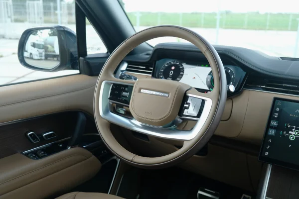 Foto 43 van fotogallerij Land Rover Range Rover P550e Autobiography PHEV uit 2025