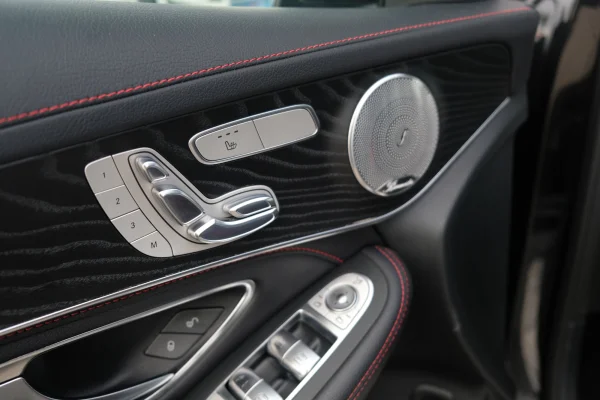 Foto 34 van fotogallerij Mercedes-Benz GLC 43 AMG uit 2017