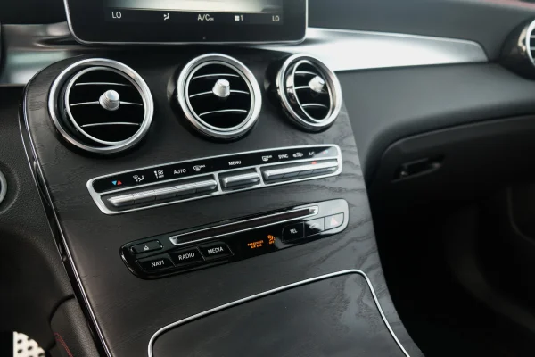 Foto 36 van fotogallerij Mercedes-Benz GLC 43 AMG uit 2017