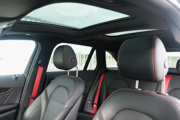 Foto 31 van fotogallerij Mercedes-Benz GLC 43 AMG uit 2017