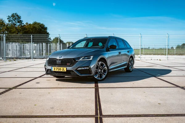 Foto 9 van fotogallerij Skoda Octavia Combi 2.0TSi 245PK RS uit 2023