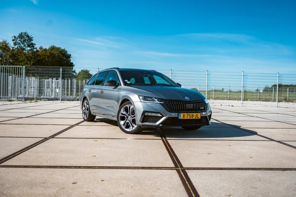 Foto 11 van fotogallerij Skoda Octavia Combi 2.0TSi 245PK RS uit 2023