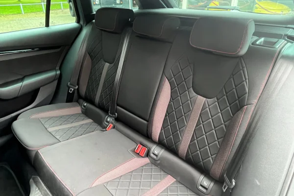 Foto 8 van fotogallerij Skoda Octavia Combi 2.0TSi 245PK RS uit 2023