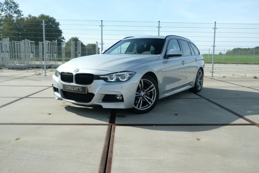 Foto 0 van fotogallerij BMW 320i Touring M Sport uit 2018