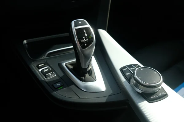 Foto 38 van fotogallerij BMW 320i Touring M Sport uit 2018