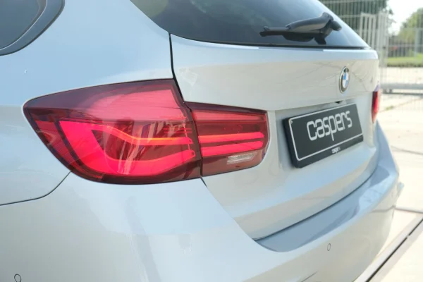 Foto 15 van fotogallerij BMW 320i Touring M Sport uit 2018