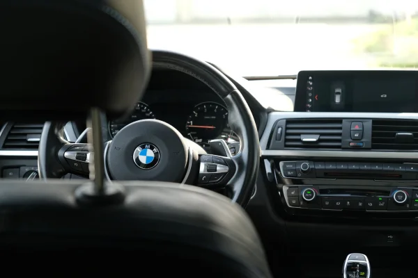Foto 35 van fotogallerij BMW 320i Touring M Sport uit 2018