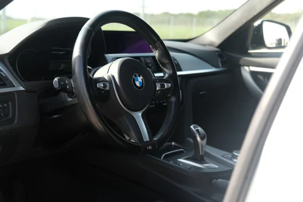 Foto 39 van fotogallerij BMW 320i Touring M Sport uit 2018