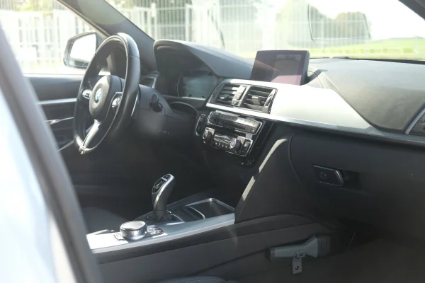 Foto 32 van fotogallerij BMW 320i Touring M Sport uit 2018