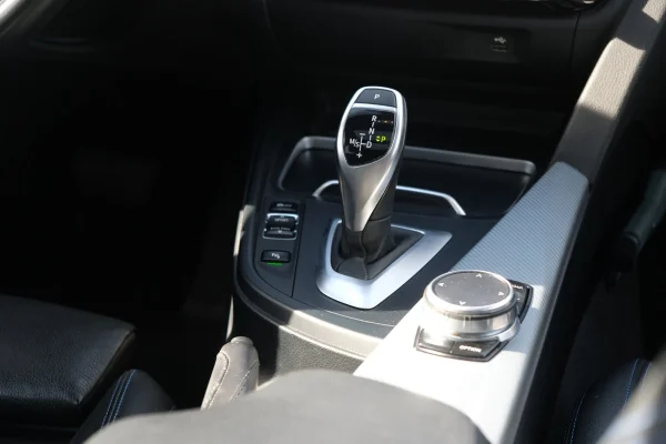 Foto 44 van fotogallerij BMW 320i Touring M Sport uit 2018