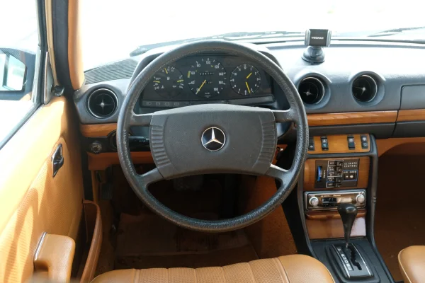 Foto 22 van fotogallerij Mercedes-Benz 300 TD uit 1979