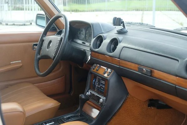 Foto 23 van fotogallerij Mercedes-Benz 300 TD uit 1979