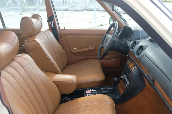 Foto 24 van fotogallerij Mercedes-Benz 300 TD uit 1979