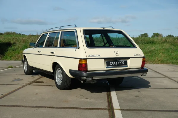 Foto 9 van fotogallerij Mercedes-Benz 300 TD uit 1979
