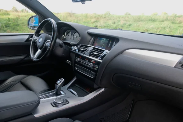 Foto 25 van fotogallerij BMW X4 M40i uit 2016