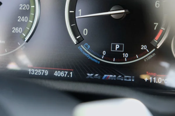 Foto 40 van fotogallerij BMW X4 M40i uit 2016