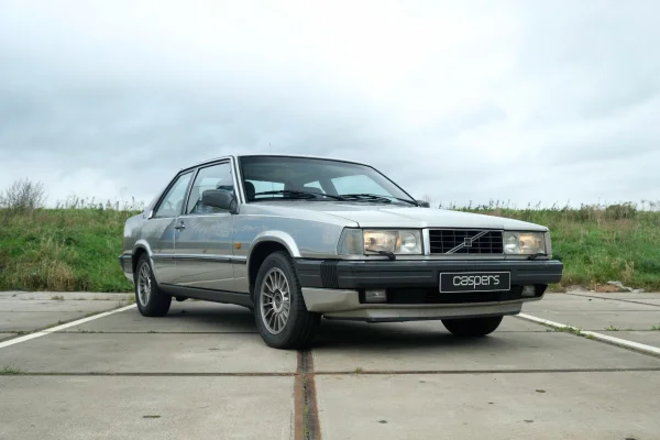 Foto 2 van fotogallerij Volvo 780 Bertone Coupe uit 1986