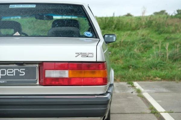 Foto 14 van fotogallerij Volvo 780 Bertone Coupe uit 1986