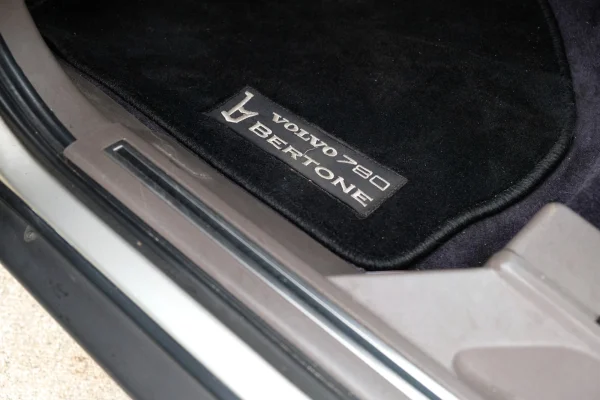 Foto 40 van fotogallerij Volvo 780 Bertone Coupe uit 1986