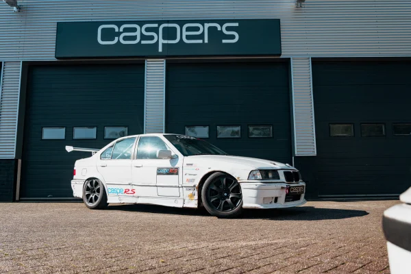 Afbeelding bij het verhaal over deze BMW E36 325i Raceauto uit 1997