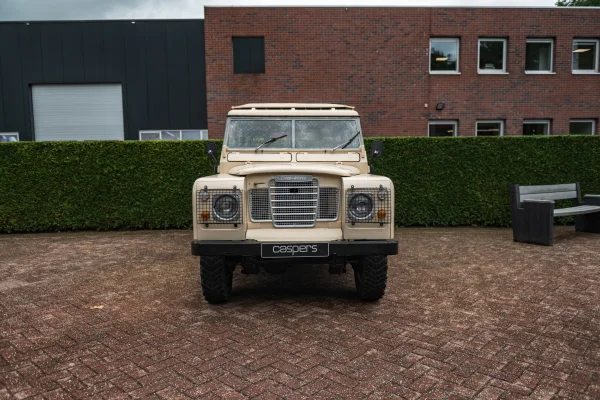hoofdafbeelding voor Land Rover Series 3 uit 1987