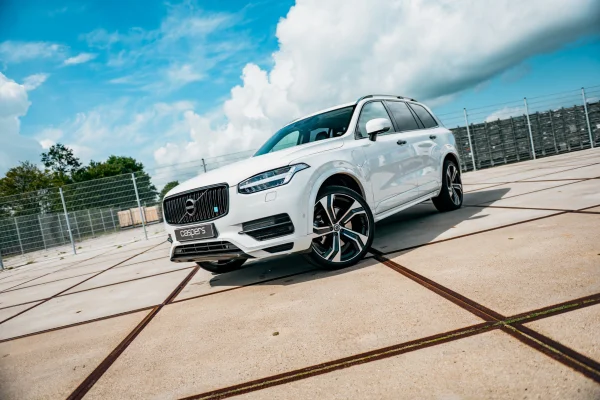 achtergrondafbeelding voor occasion Volvo XC90 II 2.0 T8 Twin Engine AWD R-Design uit 2016