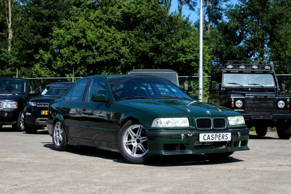 achtergrondafbeelding voor occasion BMW E36 325i Sedan uit 1994