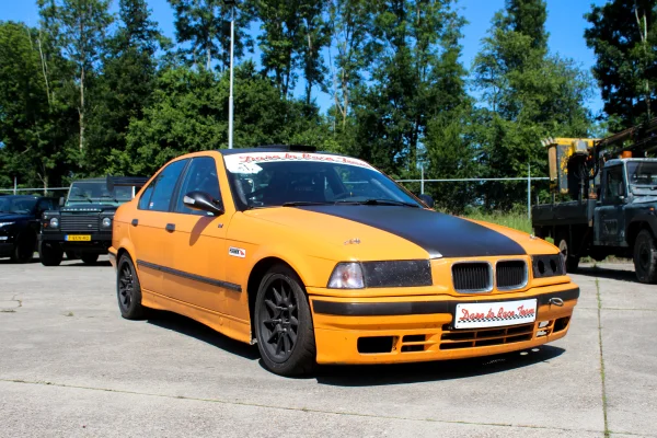 achtergrondafbeelding voor occasion BMW E36 M3 uit 1994