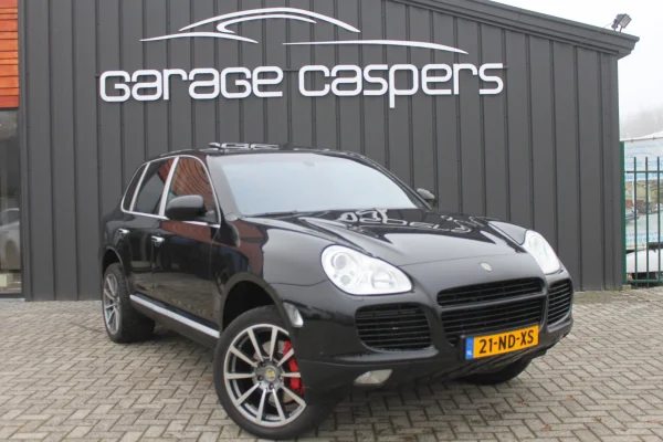 achtergrondafbeelding voor occasion Porsche Cayenne Turbo uit 2003