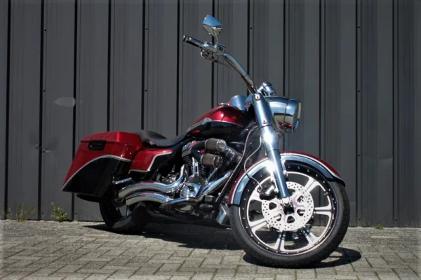 achtergrondafbeelding voor occasion Harley Davidson Screamin Eagle uit 2003