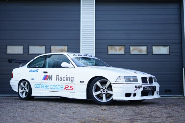 achtergrondafbeelding voor occasion BMW E36 325i Coupé racer uit 1992