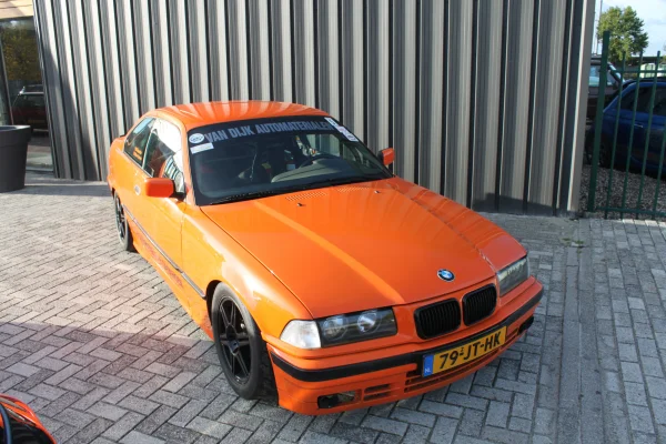 achtergrondafbeelding voor occasion BMW E36 uit 1992
