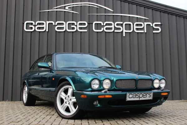 achtergrondafbeelding voor occasion Jaguar XJR 4.0 V8 uit 1998
