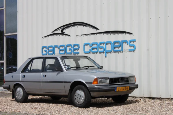 achtergrondafbeelding voor occasion Peugeot 305 uit 1984