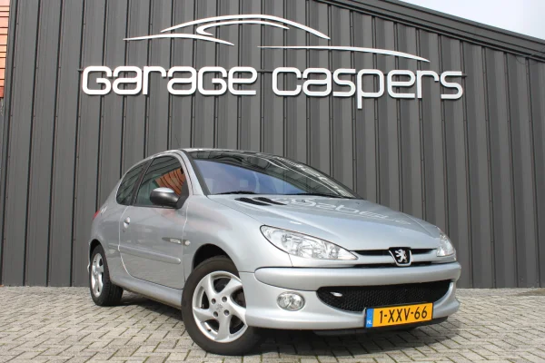 achtergrondafbeelding voor occasion Peugeot 206 1.6-16V XS Premium uit 2003