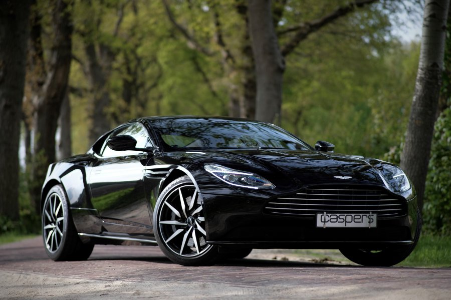 afbeelding bij artikel Aston Martin DB11 5.2 V12 Touch and GO