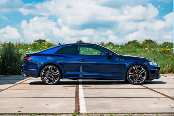 achtergrondafbeelding voor occasion Audi A5 40TFSI Coupé S-Line uit 2023
