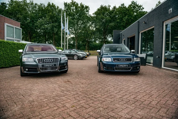 achtergrondafbeelding voor occasion Audi S8 5.2 V10 uit 2007