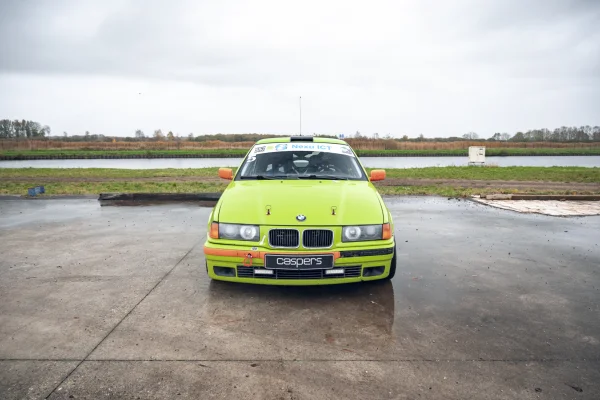 achtergrondafbeelding voor occasion BMW E36 325i Raceauto uit 1995