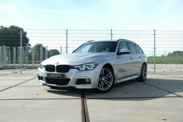 hoofdafbeelding BMW 320i Touring M Sport uit 2018