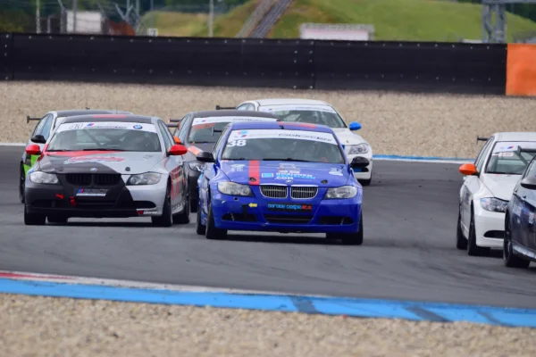 achtergrondafbeelding voor occasion BMW E90 330i Racing Cup uit 2005